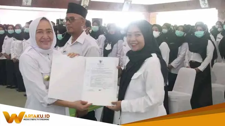 Bupati Bojonegoro Serahkan Ratusan SK PPPK Tenaga Kesehatan Ajak Tingkatkan Dedikasi