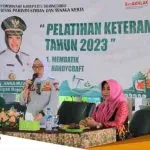 Buka Peluang Usaha Buruh Tani Disperinaker Bojonegoro Beri Pelatihan Membatik Dan Handycraf