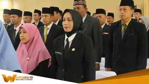 Bupati Anna Lantik Pejabat di Lingkup Pemkab Bojonegoro, Tingkatkan Pelayanan Masyarakat Bupati Anna Lantik Pejabat Di Lingkup Pemkab Bojonegoro Tingkatkan Pelayanan Masyarakat