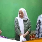 Bupati Bojonegoro Serahkan Bantuan Kursi Roda Kepada Warga Kedewan