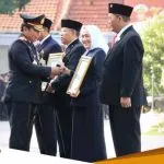 Dukung Pelayanan Polri Bupati Bojonegoro Raih Penghargaan Tan Hana Dharma Mangrwa