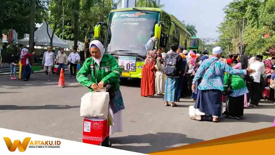 Jamaah Haji Mulai Tiba Di Bojonegoro 5 Jamaah Meninggal Satu Dirawat 1