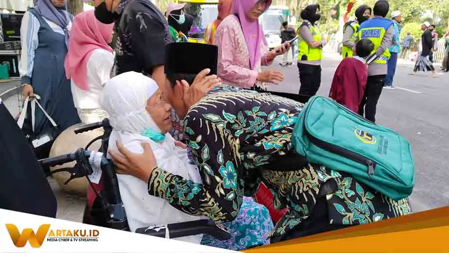 Jamaah Haji Mulai Tiba Di Bojonegoro 5 Jamaah Meninggal Satu Dirawat 2