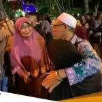 Jemaah Haji Asal Bojonegoro Tiba Di Pendopo Malowopati Disambut Haru Keluarga