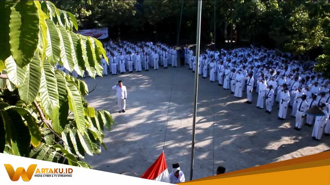 Kemeriahan Upacara Peringatan HUT RI di SMP Negeri 1 Balen 1 Kemeriahan Upacara Peringatan HUT RI Di SMP Negeri 1 Balen 1