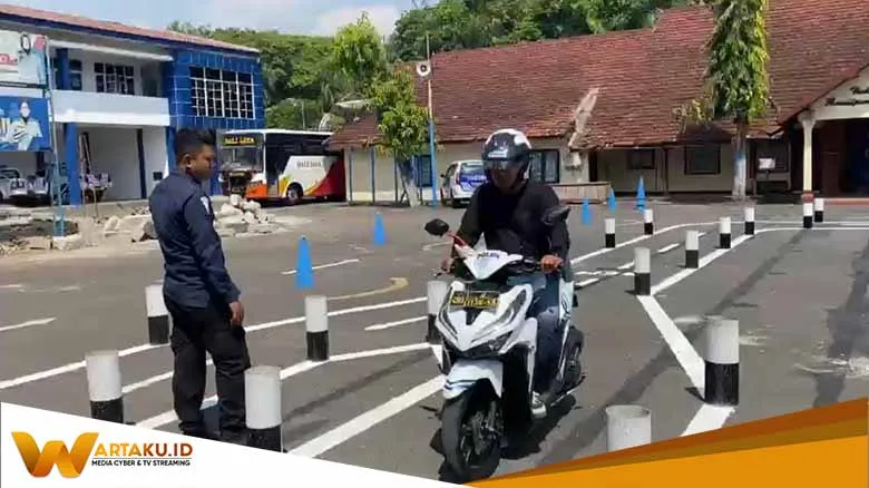 Tidak Ada Angka 8, Lintasan Ujian Praktik Pembuatan SIM C Di Bojonegoro Dirubah Jadi Lebih Mudah 2 Tidak Ada Angka 8 Lintasan Ujian Praktik Pembuatan SIM C Di Bojonegoro Dirubah Jadi Lebih Mudah 2