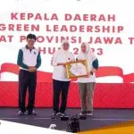 Bupati Bojonegoro Terima Penghargaan Green Leadership Dorong Kebijakan Pro Lingkungan