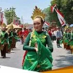 Berlangsung Sangat Meriah Pawai Budaya Bojonegoro Disambut Antusias Warga