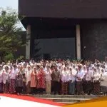 Mewakili Bojonegoro Seto Batike Seto Membawa Motif Thengul Praba Mukti Di Pemecahan Muri Ragam Hias Saat Peringatan Hari Batik Nasional 1