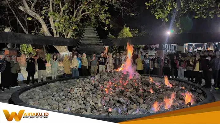 Peserta Forum Geopark Jatim Kunjungi Kayangan Api Bojonegoro, Tingkatkan Kualitas Pengelolaan Wisata Peserta Forum Geopark Jatim Kunjungi Kayangan Api Bojonegoro Tingkatkan Kualitas Pengelolaan Wisata