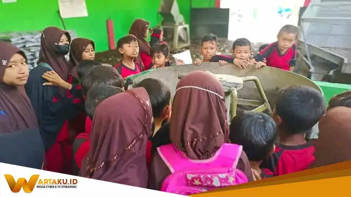 Pemkab Bojonegoro Beri Edukasi Siswa Tentang Pengolahan Sampah Atasi Persoalan Lingkungan