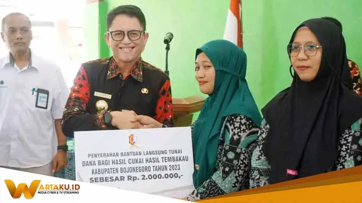 Pemkab Bojonegoro Salurkan BLT DBHCT Dan Bansos Penanganan Kemiskinan Ekstrem Di Padangan