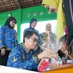 Pj Adriyanto Dan Ketua TP PKK Bojonegoro Tinjau Kegiatan Posyandu Desa Ngunut Dander 3 Pj Adriyanto Dan Ketua TP PKK Bojonegoro Tinjau Kegiatan Posyandu Desa Ngunut Dander 3