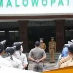 Peringati Hari Kartini Pegawai Pemkab Bojonegoro Kompak Pakai Kebaya Dan Udeng Samin