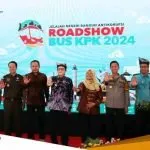 Roadshow Bus KPK Tiba di Bojonegoro, Kampanyekan Hajar Serangan Fajar dalam Proses Pilkada Roadshow Bus KPK Tiba Di Bojonegoro Kampanyekan Hajar Serangan Fajar Dalam Proses Pilkada