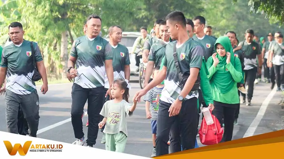 Perkuat Soliditas Keluarga Besar Kodim Bojonegoro Gelar Jalan Sehat Bersama