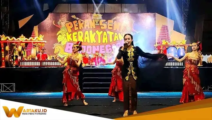 Kesenian Oklik Hibur Pengunjung Pekan Seni Kerakyatan Bojonegoro