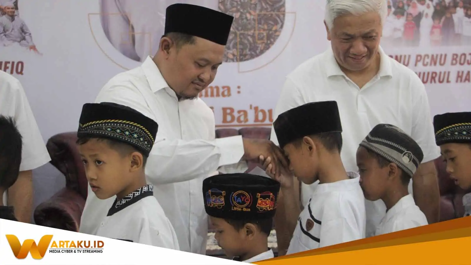 LAZISNU PCNU Kabupaten Bojonegoro Bekerja Sama Dengan KDS Mall Swalayan Menyelenggarakan Kegiatan Santunan Bagi 100 Anak Yatim 2