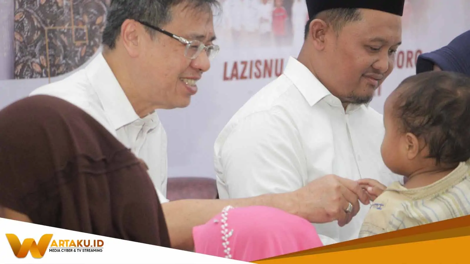 LAZISNU PCNU Kabupaten Bojonegoro Bekerja Sama Dengan KDS Mall Swalayan Menyelenggarakan Kegiatan Santunan Bagi 100 Anak Yatim 3