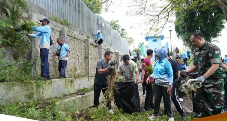 Setyo Wahono inisiasi Bersih-bersih Lingkungan IMG 20260213 WA0017