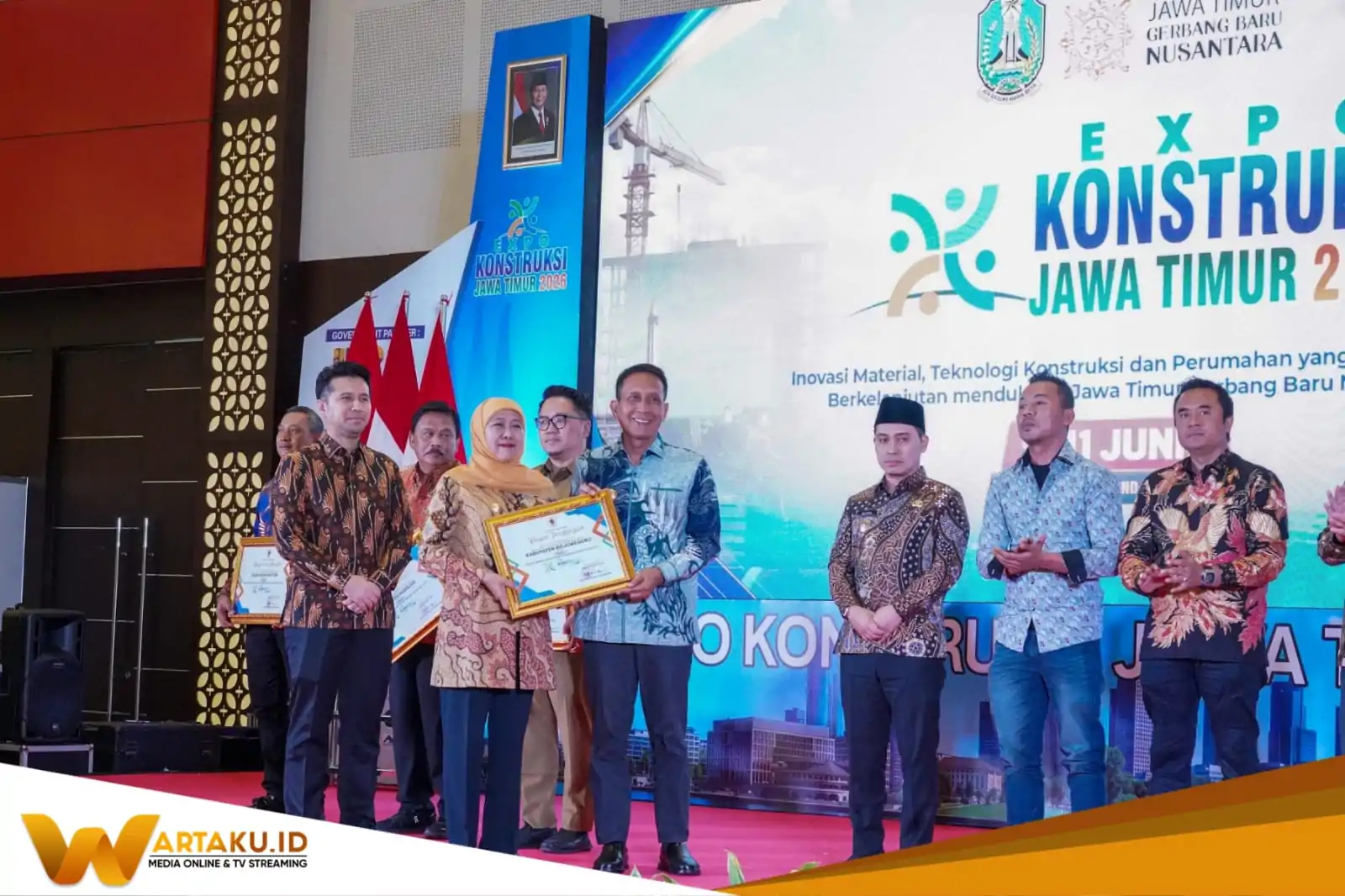 Penghargaan Terbaik 2 Dukungan APBD Program RTLH Tertinggi IMG 20260610 WA0005